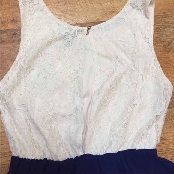 Keyhole back dress - Picture 3 of 4